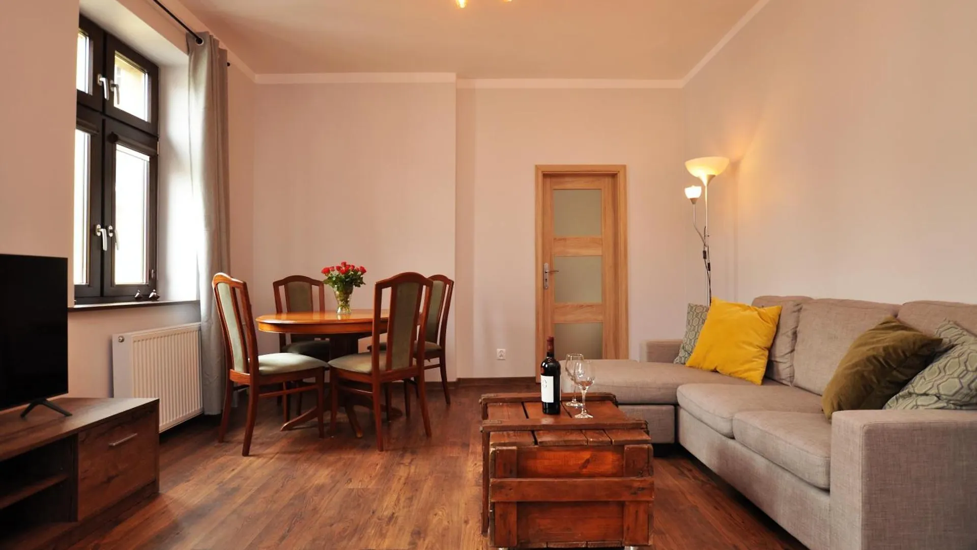 Sloneczny Apartament Przy Rynku Wroclaw 0*,